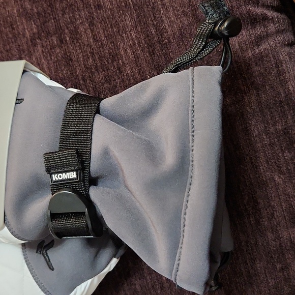 Kombi Women's White and Gray Ski Gloves - Picture 2 of 3